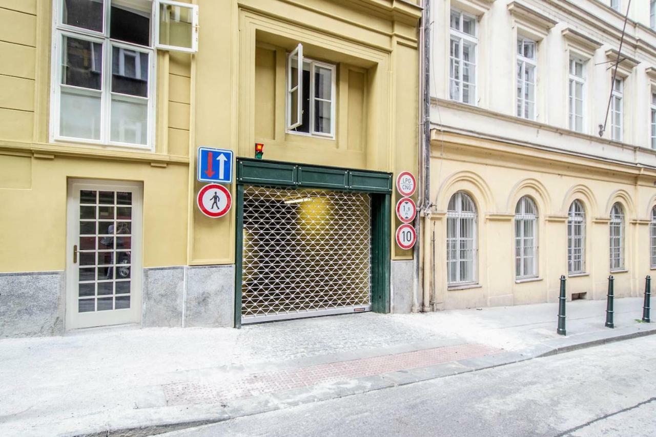 Design 3Bdr Apartment In Residence, Free Parking, Prague